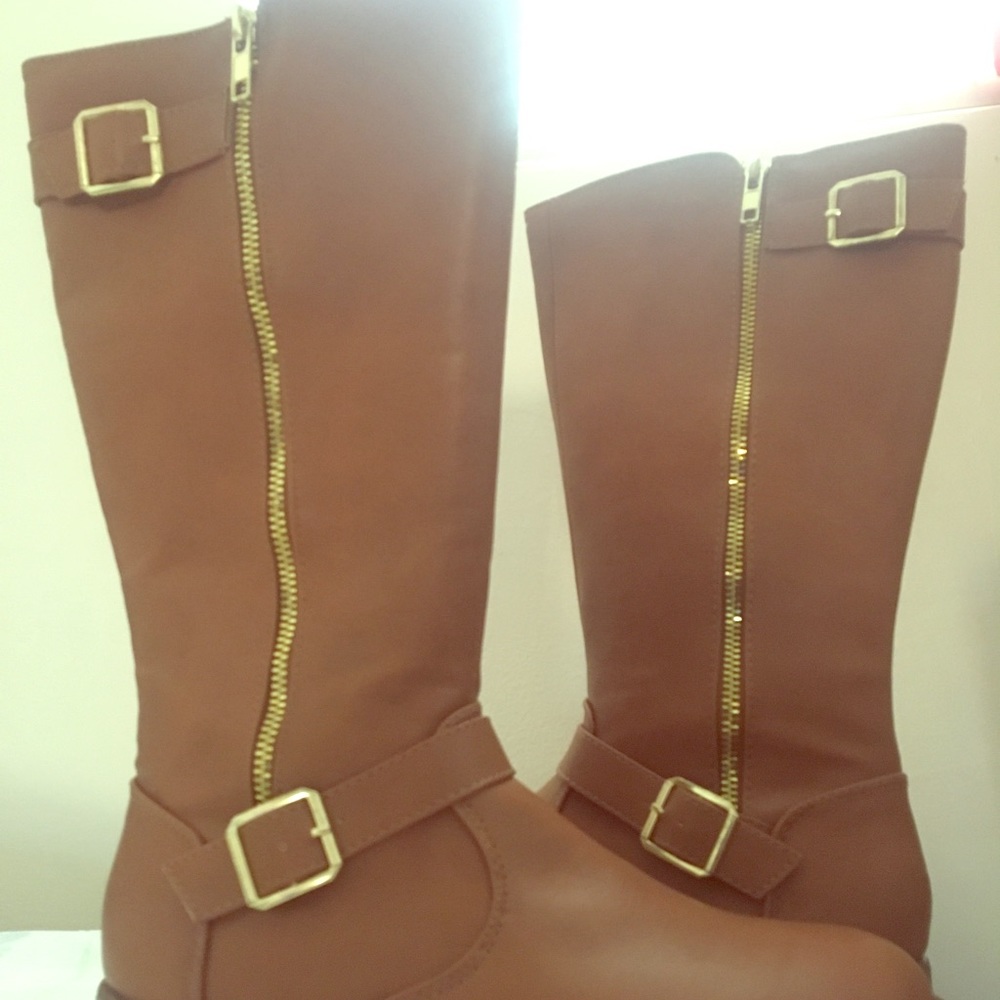 *BRAND NEW* Classic Brown Leather and Gold Traffic Women’s Cowgirl Riding Boots